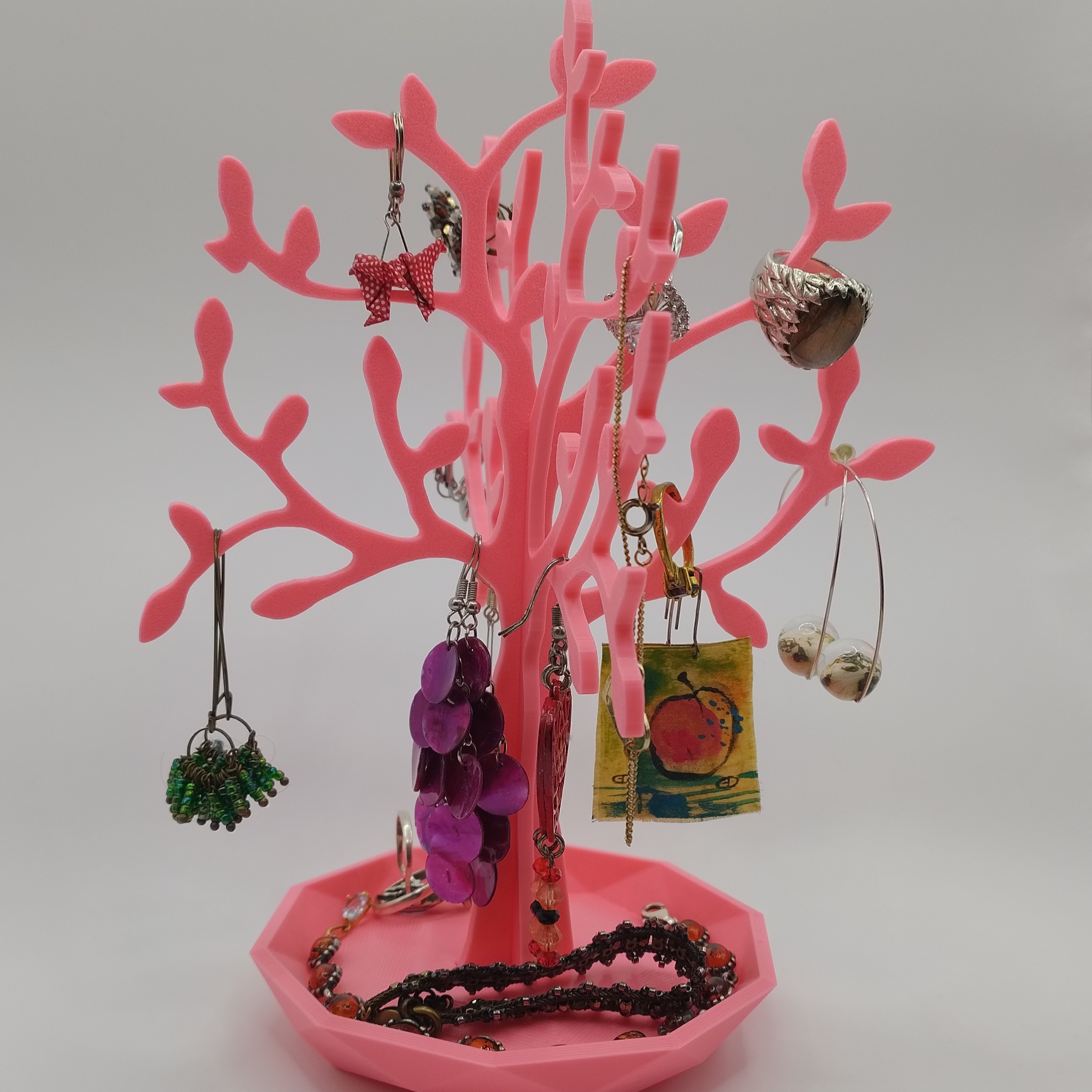 Arbre à bijoux rose imprimé en 3D