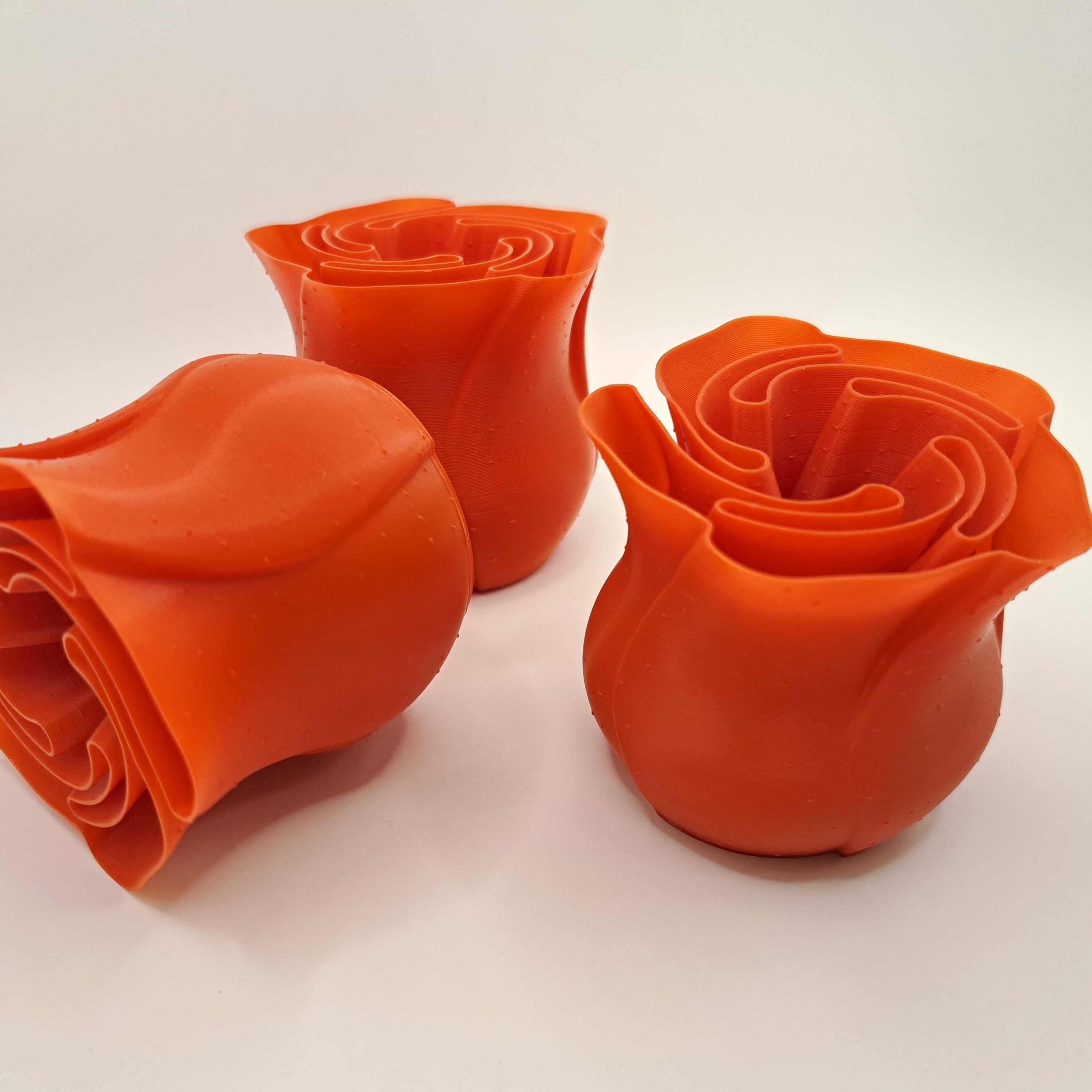 Roses rouges imprimées en 3D sans support